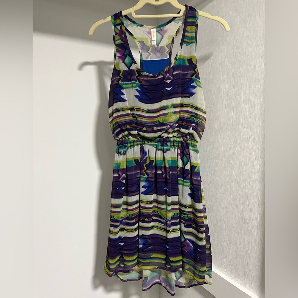 Fun pattern dress with tank-like sleeves